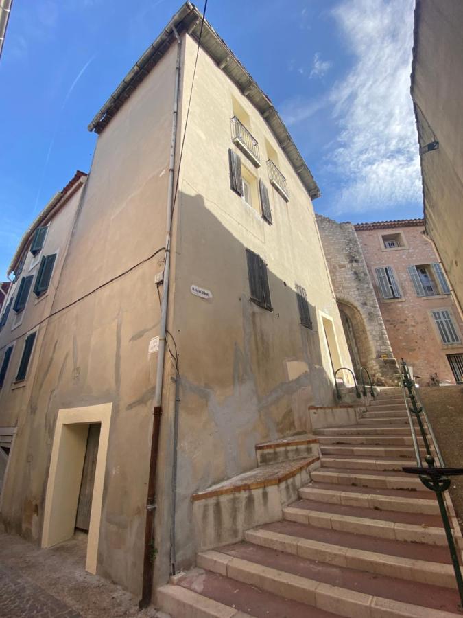 Bel Appartement T1 30M2 Centre Historique Aubagne Dış mekan fotoğraf